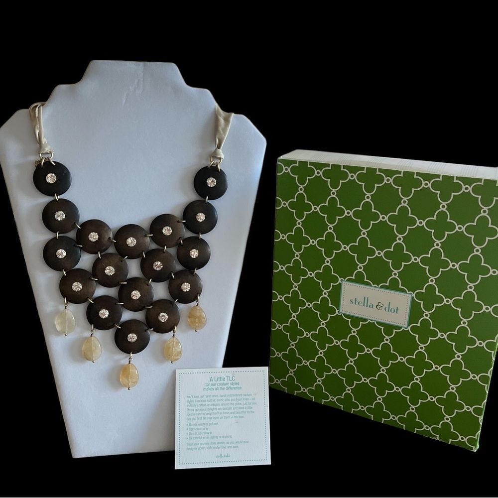 Stella & Dot Casablanca Bib Necklace With Ribbon